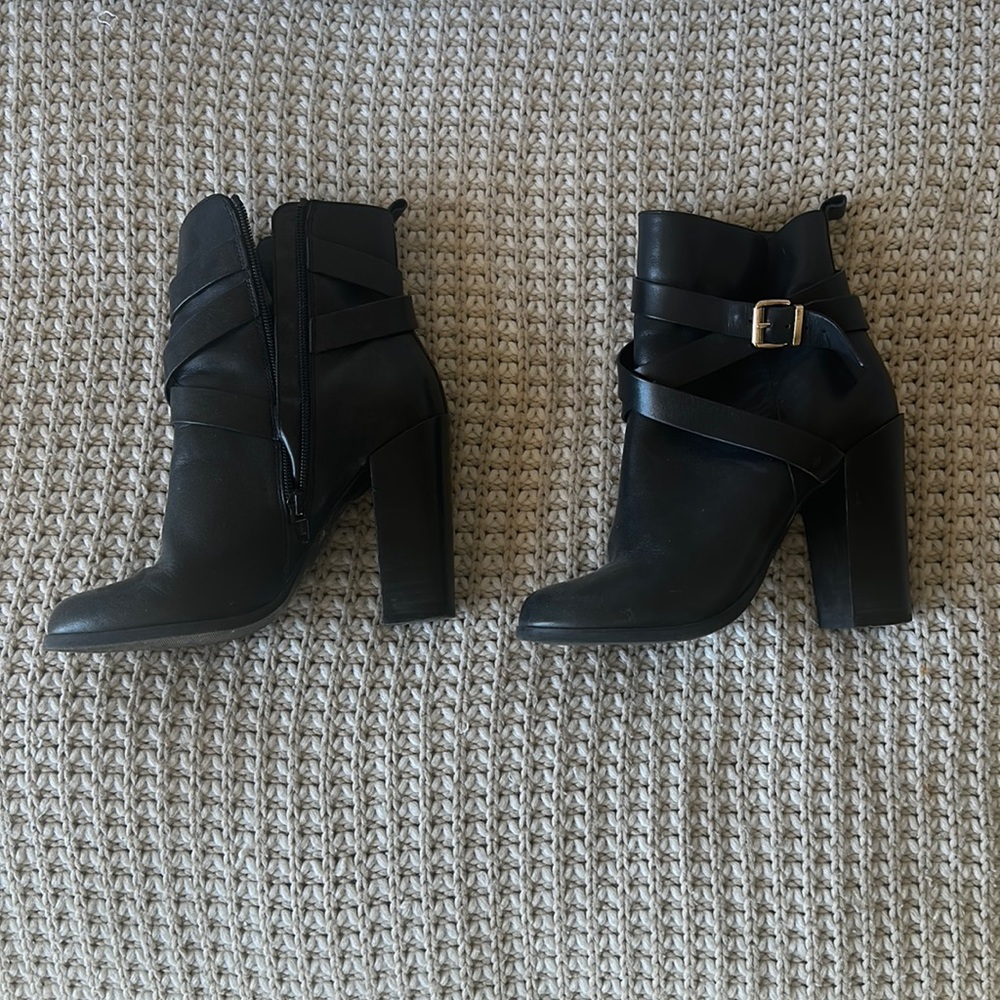 Aldo leather booties size 7 color black